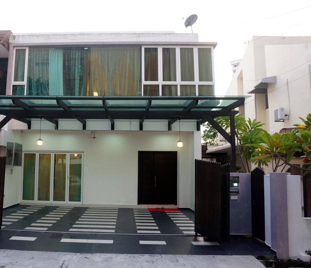 Gurney Luxe Inn
